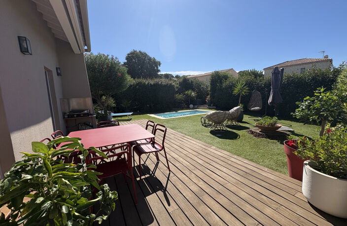 - VILLA LE BRUSC - COUP DE COEUR - PLAGES A PIED — photo 4