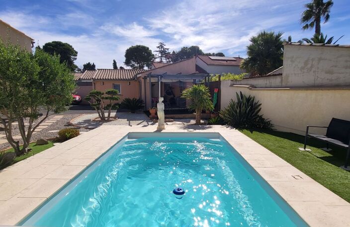 Villa de plain-pieds avec piscine — photo 2