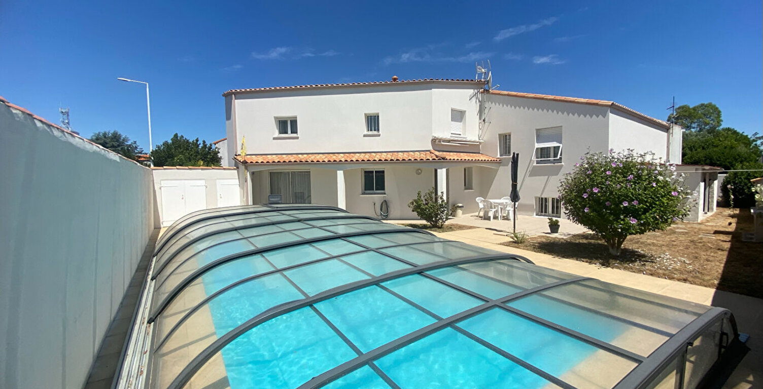 A VENDRE LA ROCHELLE MAISON FAMILIALE 171M2- 4 CHAMBRES- GARAGE DE 67M2-PISCINE — photo 1