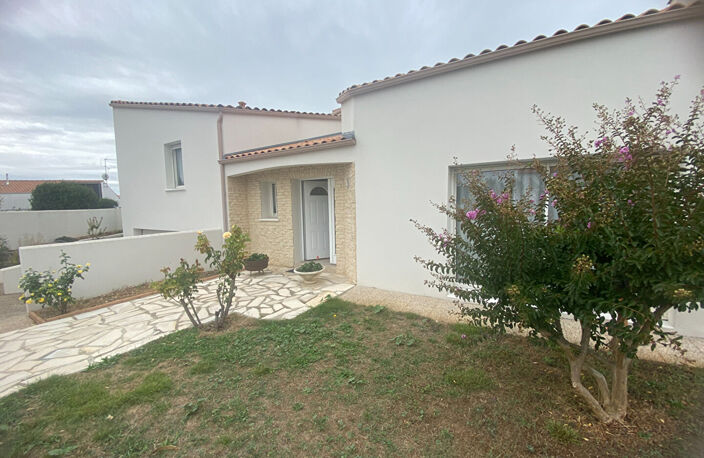 A VENDRE LA ROCHELLE MAISON FAMILIALE 171M2- 4 CHAMBRES- GARAGE DE 67M2-PISCINE — photo 2