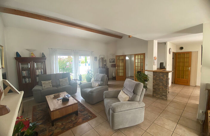 A VENDRE LA ROCHELLE MAISON FAMILIALE 171M2- 4 CHAMBRES- GARAGE DE 67M2-PISCINE — photo 4