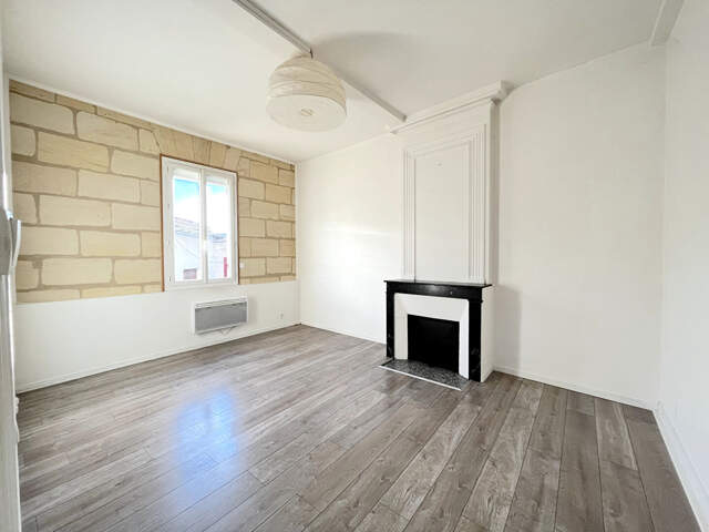 A LOUER APPARTEMENT DE TYPE 3 CENTRE VILLE- BOURG SUR GIRONDE — photo du bien