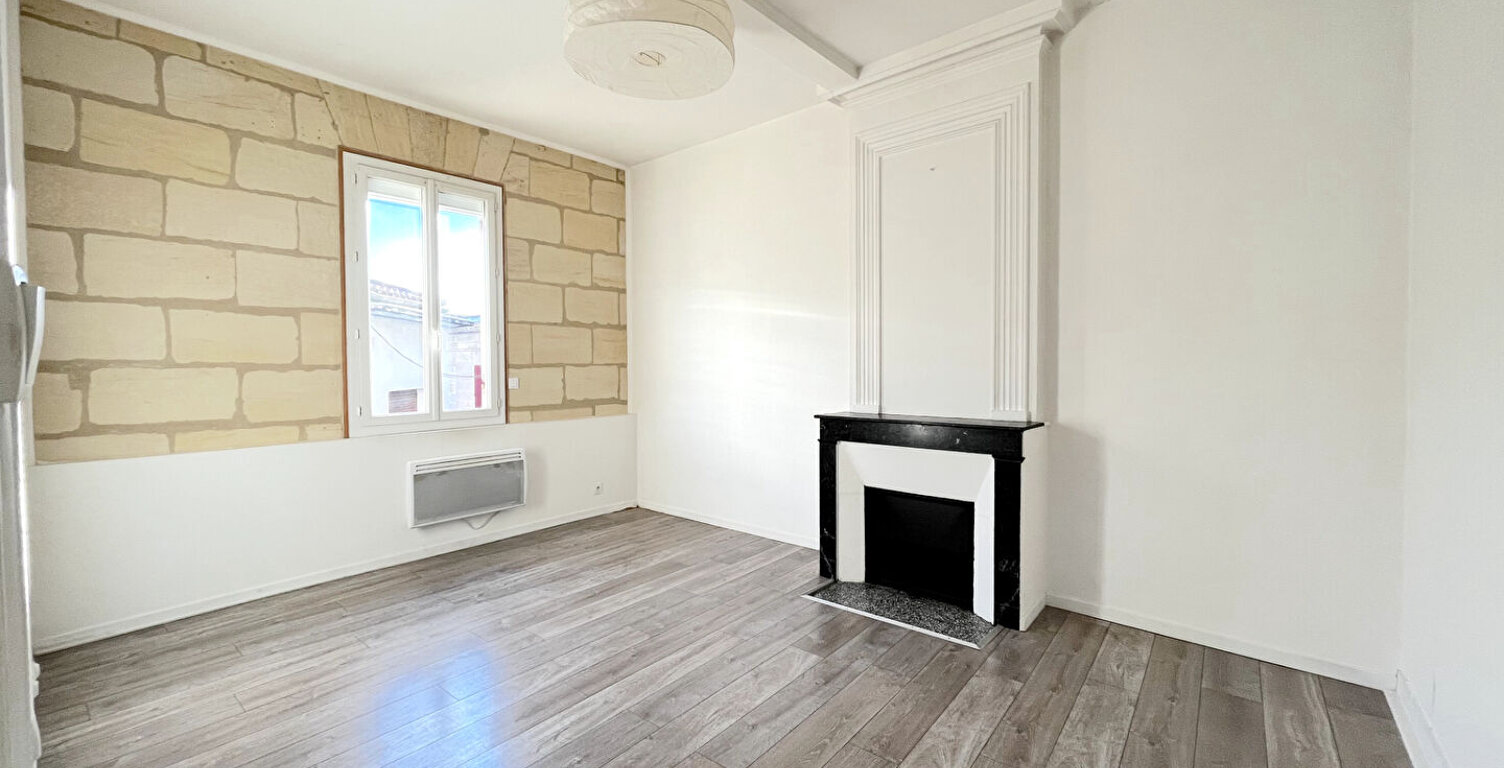 A LOUER APPARTEMENT DE TYPE 3 CENTRE VILLE- BOURG SUR GIRONDE — photo 1