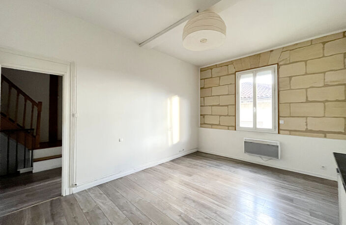 A LOUER APPARTEMENT DE TYPE 3 CENTRE VILLE- BOURG SUR GIRONDE — photo 2