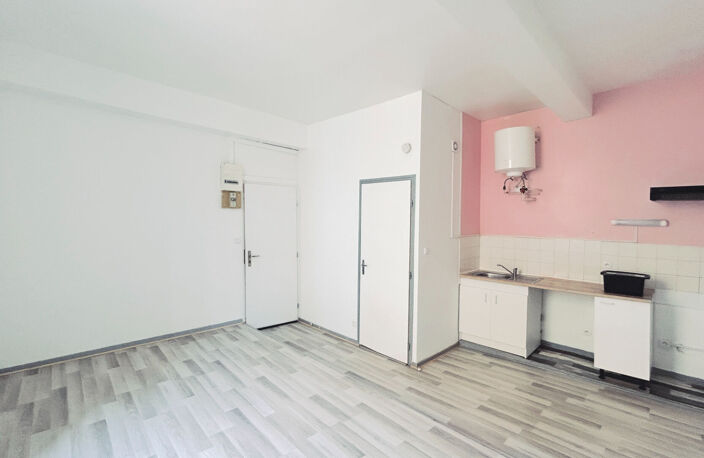 A LOUER APPARTEMENT DE TYPE 1 - BLAYE CENTRE — photo 2