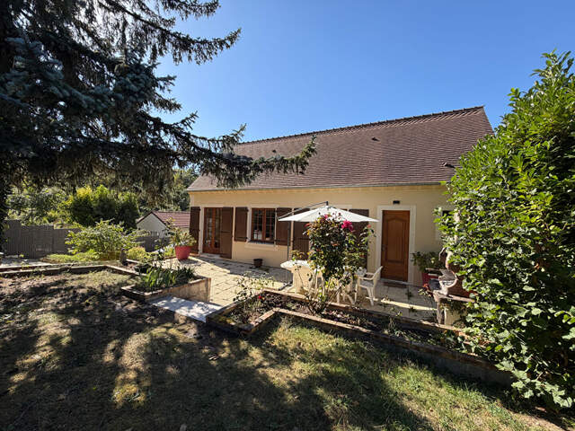 Maison à vendre sur la commune de Valmondois - 137m², 4 chambres, 1000m² de terrain — photo du bien