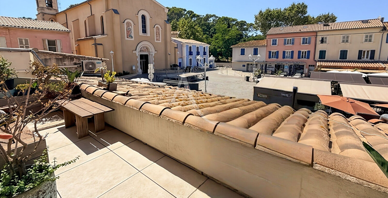 T1 meublé avec terrasse plein coeur du village ! — photo 1