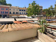 T1 meublé avec terrasse plein coeur du village ! — photo 2