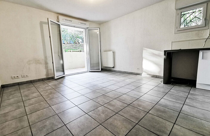LA COLLE SUR LOUP - Studio de 26 m² avec 5.20 m² de terrasse — photo 3