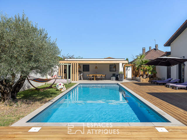 Maison contemporaine aux volumes spectaculaires avec piscine, à Genas — photo du bien