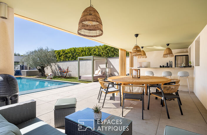 Maison contemporaine aux volumes spectaculaires avec piscine, à Genas — photo 3