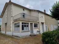 Maison familial au coeur de Chalais. — photo 2