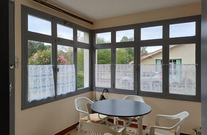 Maison familial au coeur de Chalais. — photo 3