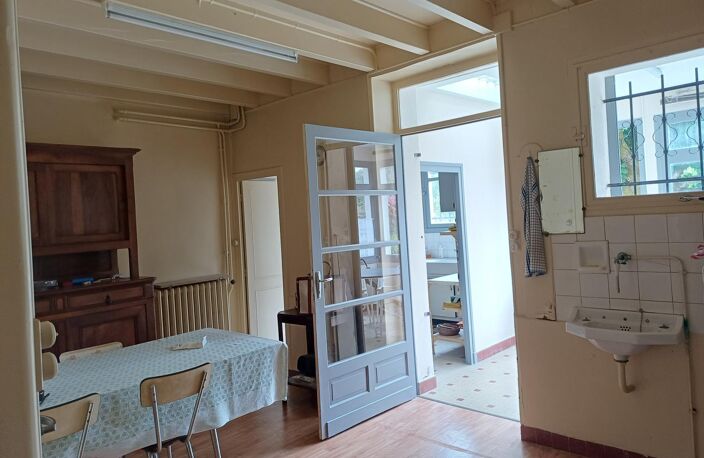 Maison familial au coeur de Chalais. — photo 4
