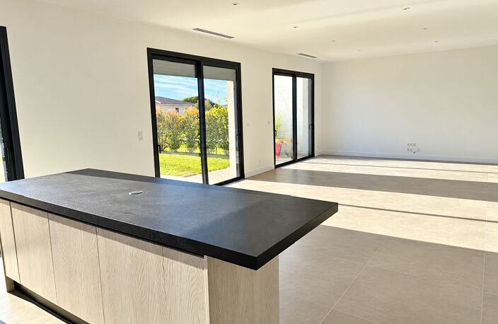 LA BERGERIE  VILLA 160M²  PISCINE IBS TGV — photo 4