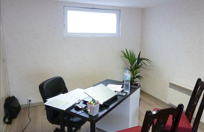 BUREAU AIX EN PROVENCE - 24 m2 — photo 2