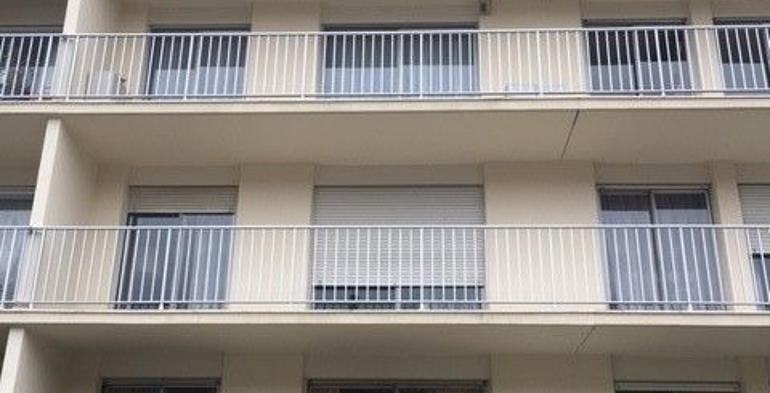 Appartement studio à MONTREUIL — photo 1