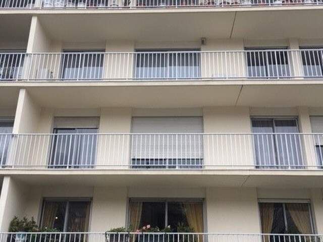 Appartement studio à MONTREUIL — photo du bien