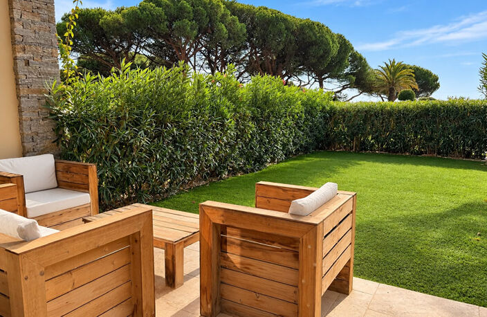 A VENDRE APPARTEMENT RESIDENCE BORD DE MER, 2 PIECES EN REZ-DE-JARDIN, PARKING PRIVE aux ISSAMBRES — photo 2