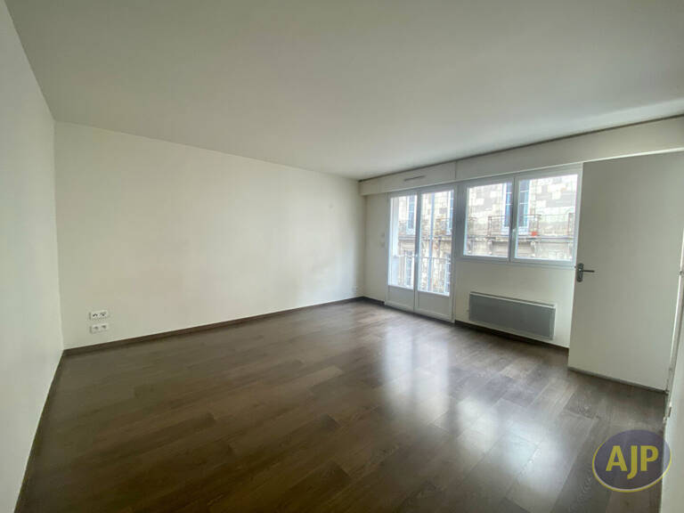 Appartement Nantes 1 pièce 28.01 m2 — photo 1