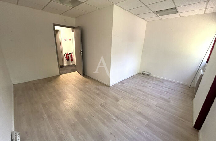 BUREAUX PONTOISE RDC - 70M² — photo 3
