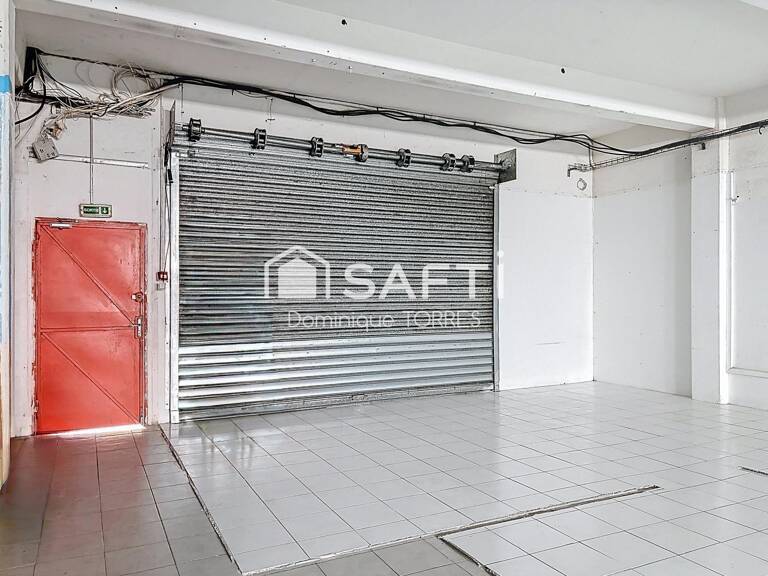 FORT-DE-FRANCE : LOCAL COMMERCIAL 125 M²  NOUVEAU PRIX  VISIBILITÉ & POTENTIEL — photo 1