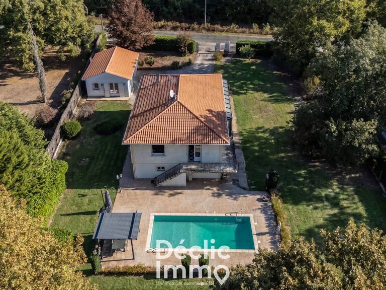 Maison familiale avec piscine et double garage - Saucats — photo 1