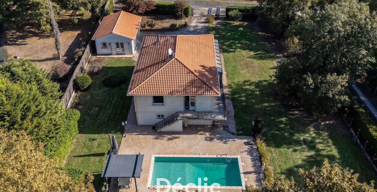 Maison familiale avec piscine et double garage - Saucats — photo 1
