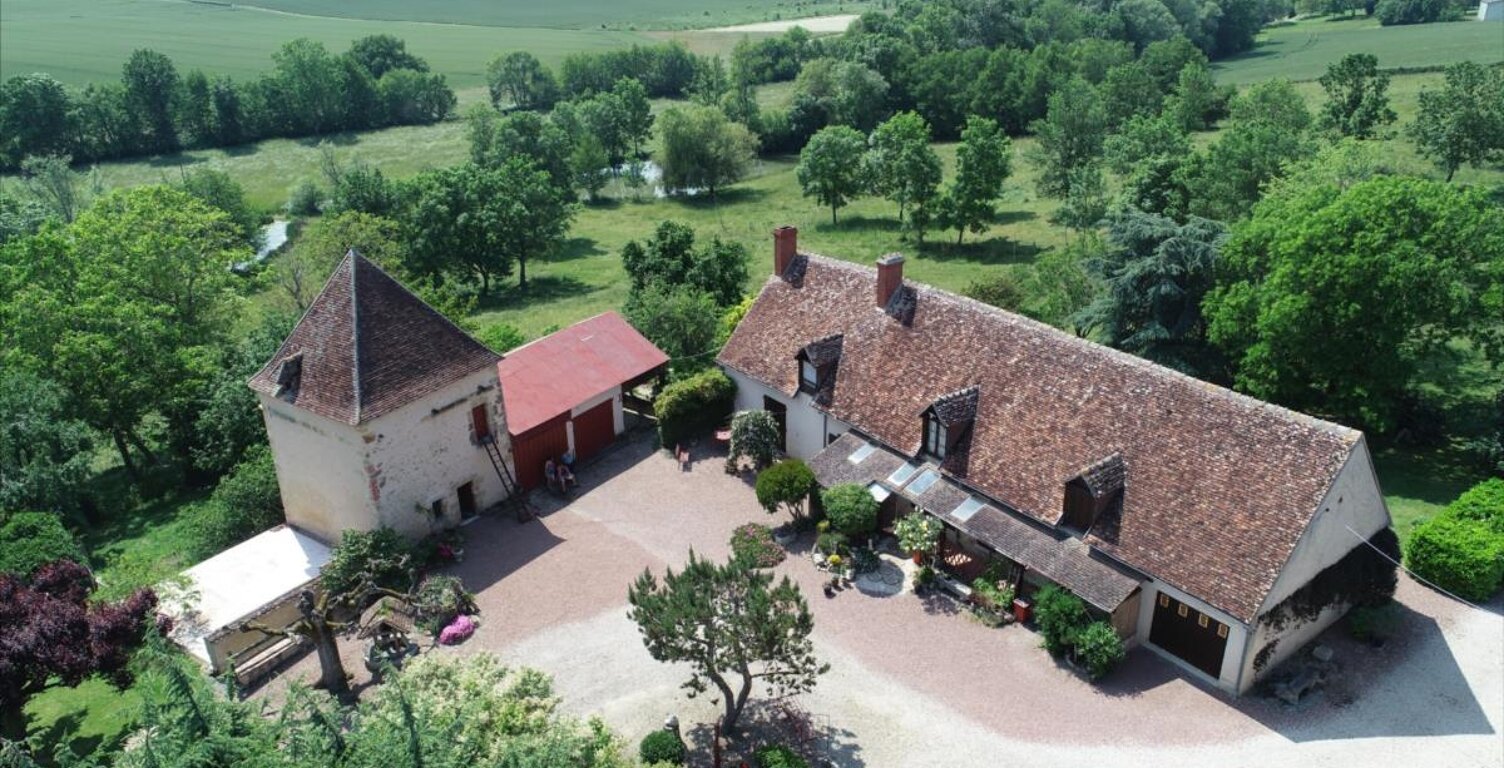 Vente maison 4 pièces 135 m² Poulaines (36210) — photo 1