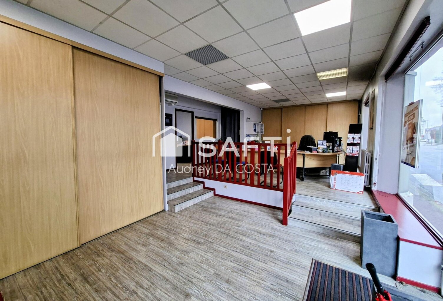 LOCAL COMMERCIAL 97M² CENTRE OLORON SAINTE-MARIE — photo 1
