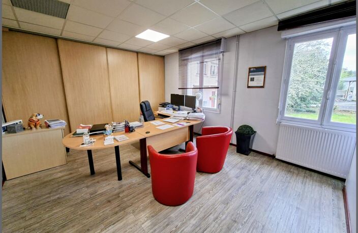 LOCAL COMMERCIAL 97M² CENTRE OLORON SAINTE-MARIE — photo 3