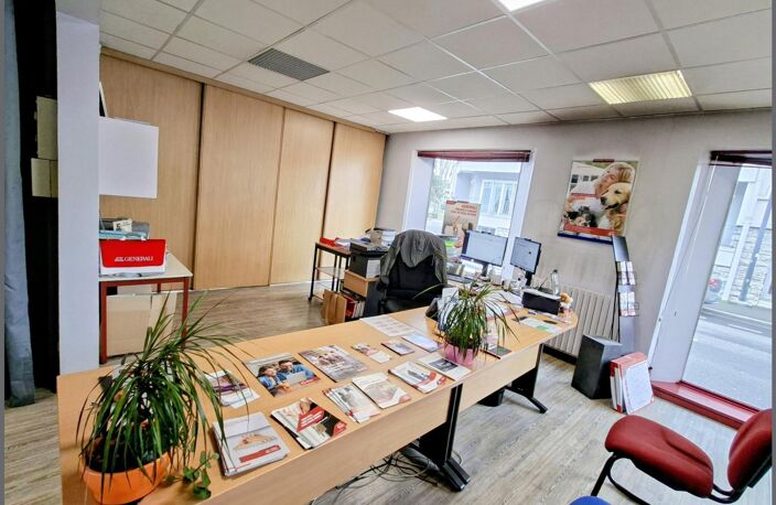 LOCAL COMMERCIAL 97M² CENTRE OLORON SAINTE-MARIE — photo 4