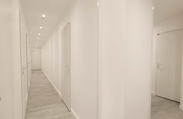 Vente Garage 150 m&sup2; — photo 4