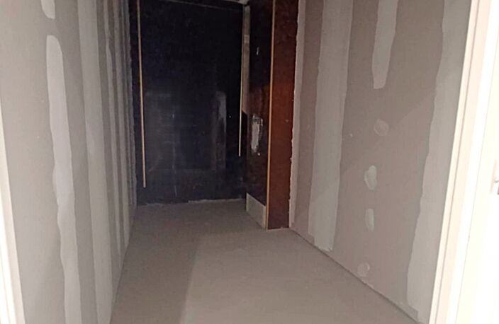 Vente Garage 150 m&sup2; — photo 5