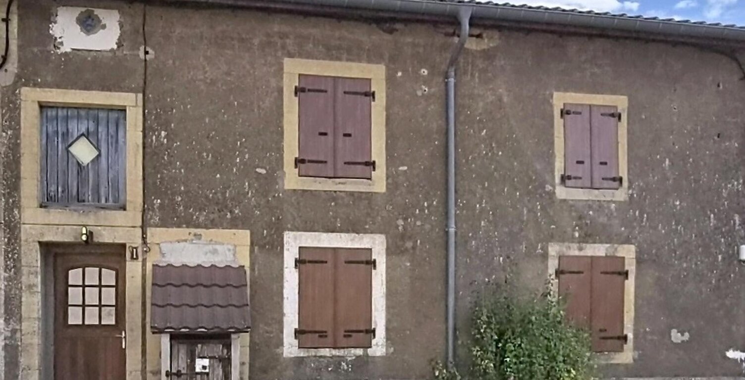 Maison avec 4 chambres, terrasse et jardin avec plein de potentiel ! — photo 1