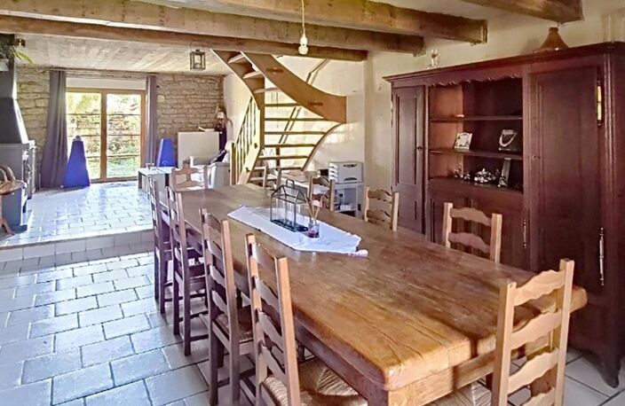 Maison avec 4 chambres, terrasse et jardin avec plein de potentiel ! — photo 5