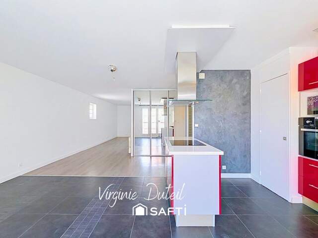 Duplex 109 m²  3 à 5 ch  Tram T9  Parking — photo du bien