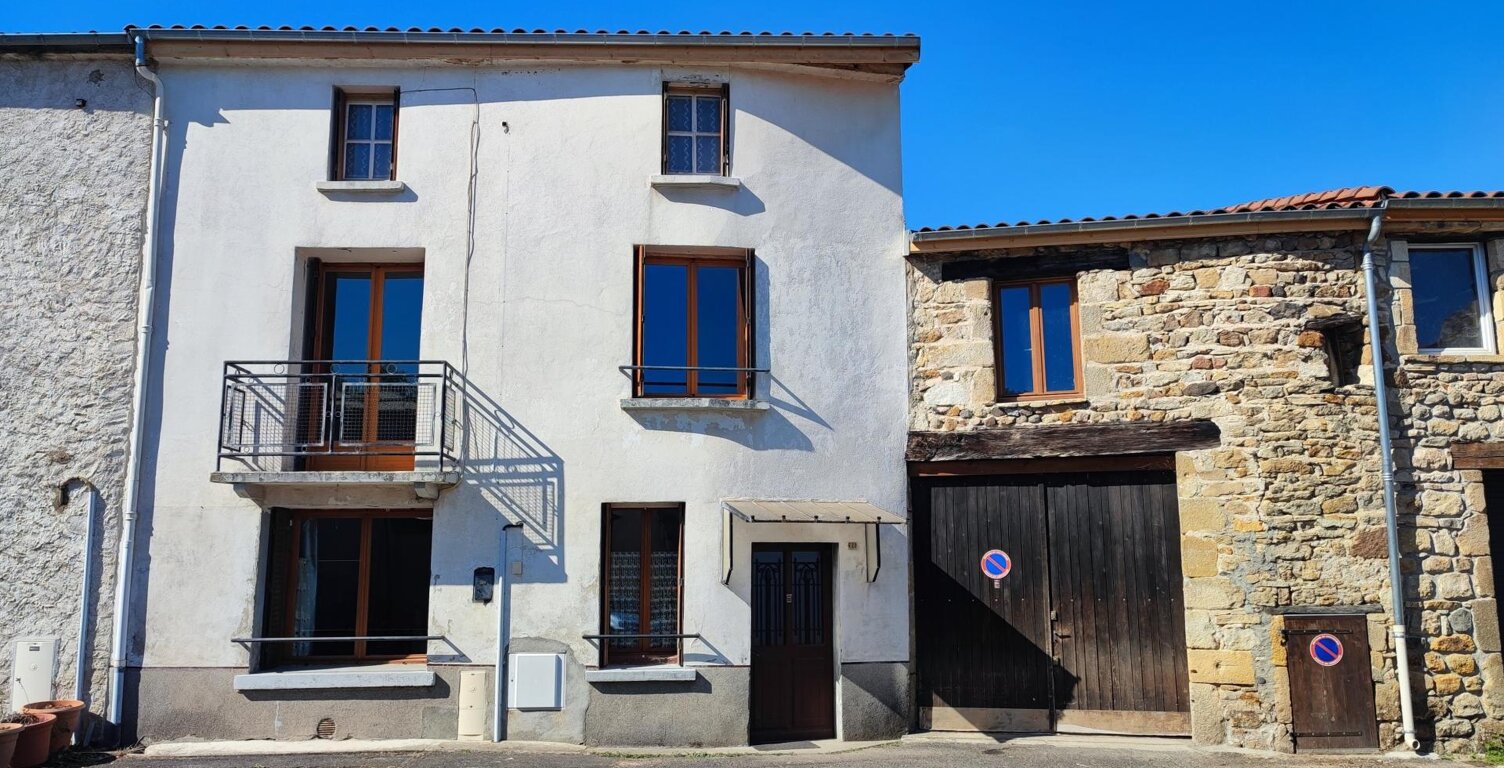 Maison de bourg avec grange attenante et fort potentiel! — photo 1