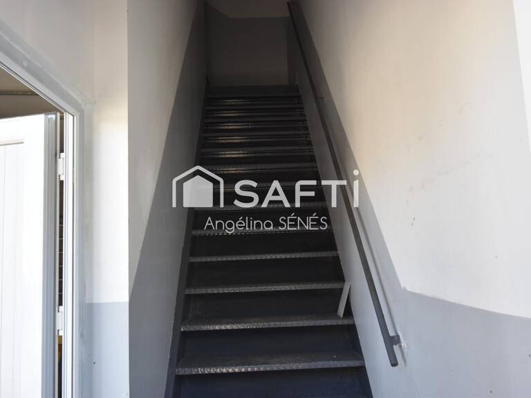 Hangar de stockage + bureaux — photo 1
