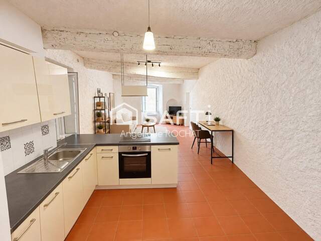 Maison de village au centre de Magalas sur 2 niveaux environ 63m2 — photo du bien