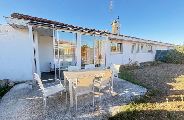 Pavillon américain de plain-pied dans un quartier recherché. — photo 2