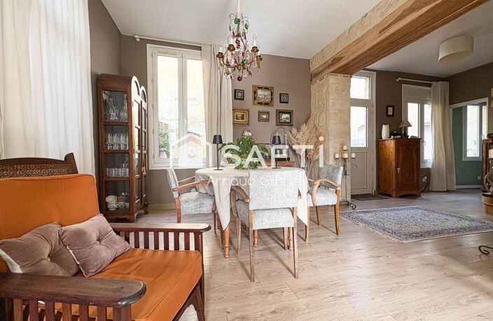 Ancien hôtel particulier situé au cœur de la ville — photo 2