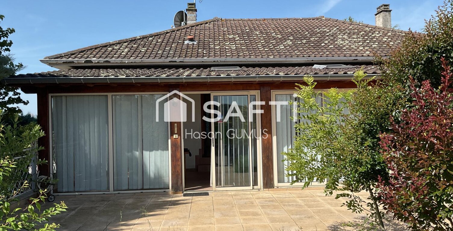 Maison familiale, trois chambres avec grande véranda et un terrain de 2498 m² — photo 1