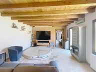 Maison de caractère, gîte, 145 m² de dépendances et piscine — photo 4