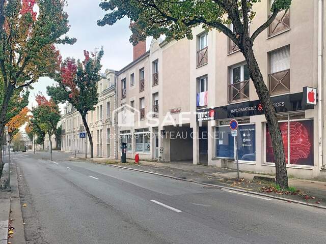 LOCAL 70 M2 RABELAIS FACE UCO + 4 PARKINGS — photo du bien