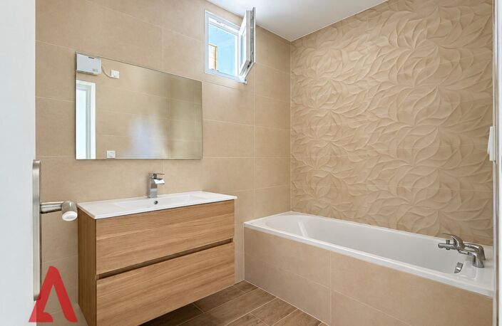 Charmant T3 appartement rénové avec 2 chambres, terrasse et garage au cur de Magalas — photo 4