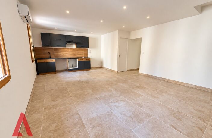 T3 appartement rénové avec 2 chambres, terrasse et garage au cur de Magalas — photo 2