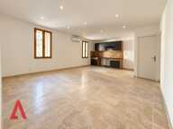 T3 appartement rénové avec 2 chambres, terrasse et garage au cur de Magalas — photo 3