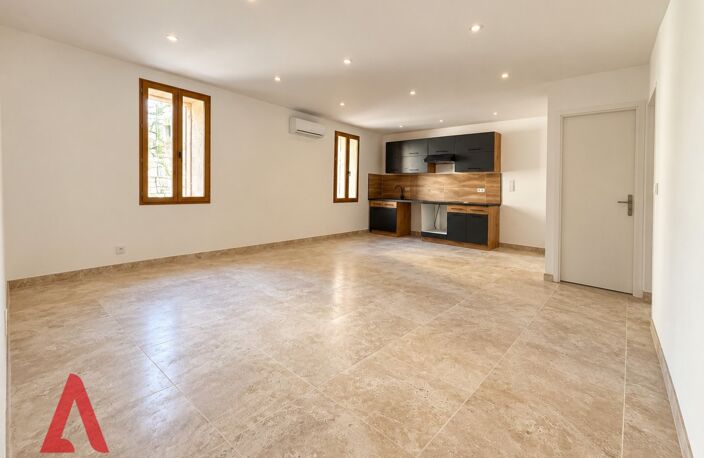 T3 appartement rénové avec 2 chambres, terrasse et garage au cur de Magalas — photo 3