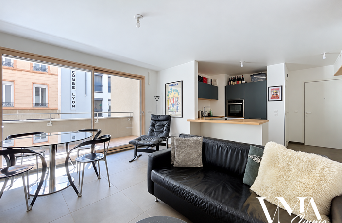 EXCLUSIVITÉ - BEAU T2 RÉCENT DE 47,6 M2 AVEC BALCON — photo 2